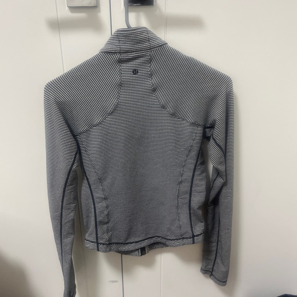 Lululemon Define - Picture 2 of 2